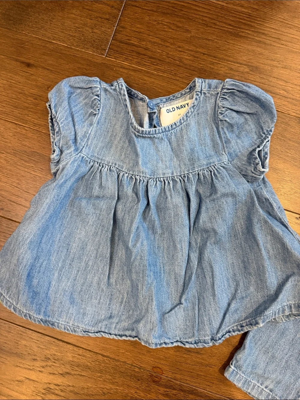 Old Navy Light Blue Denim Two-Piece Toddler Set Size 2T - C8-124